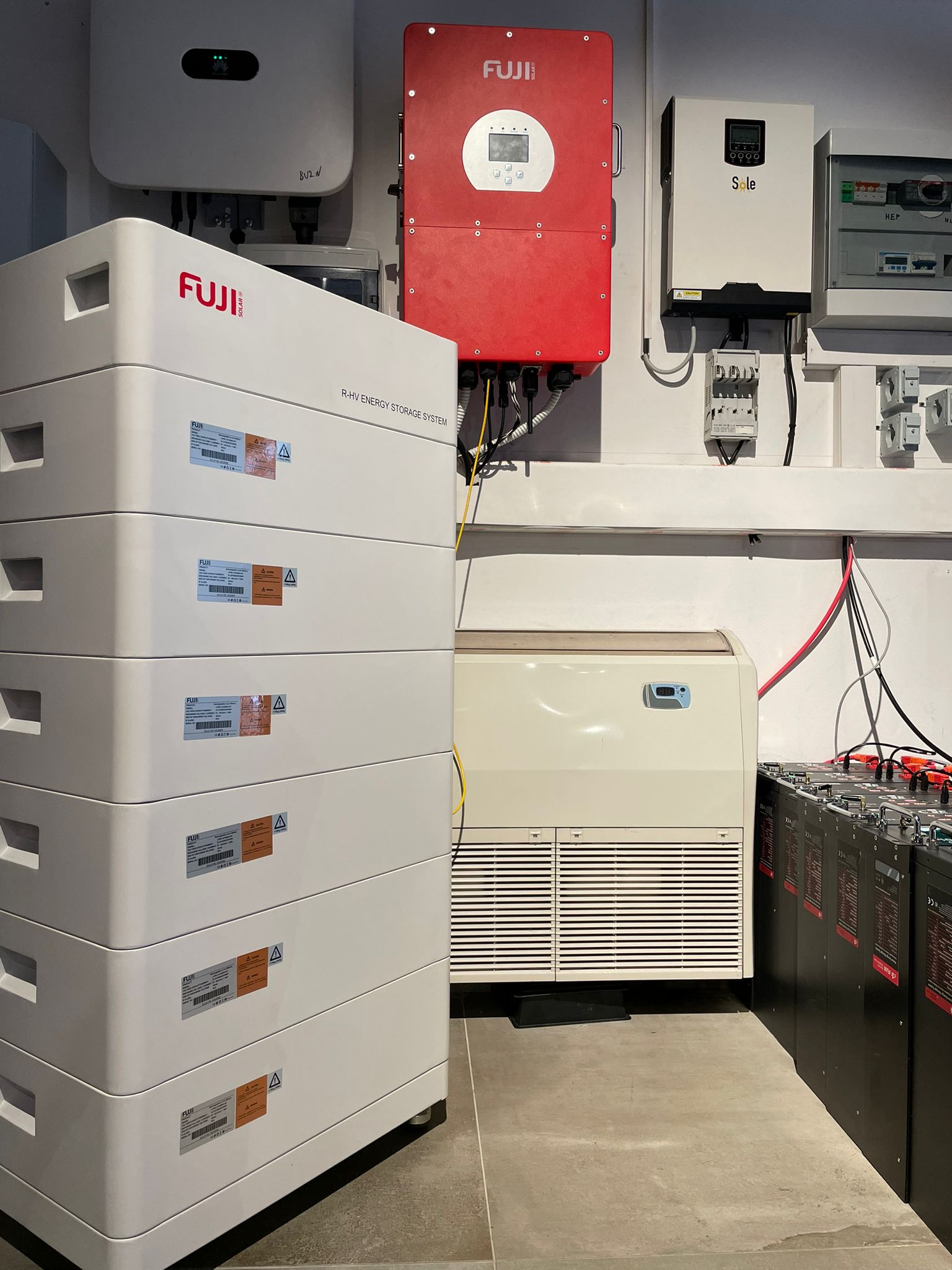 hibridna-solarna-elektrana-1